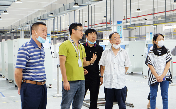 重庆市北碚区一行领导对ng28.com科技总部进行参观调研